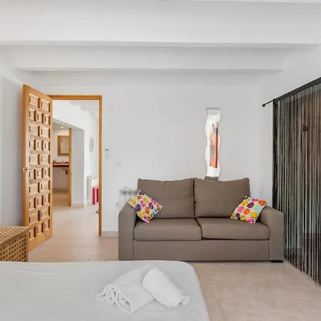 Reva - Plusholidays *