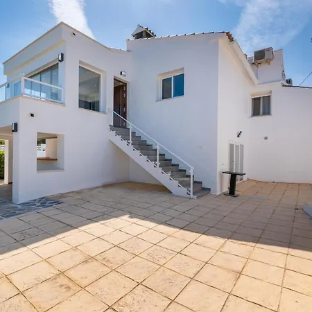 Reva - Plusholidays فيلة *