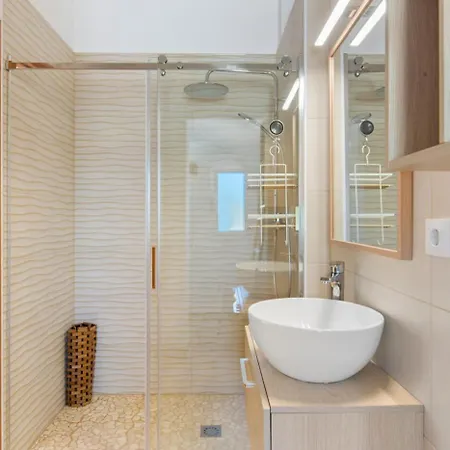 Reva - Plusholidays فيلة *